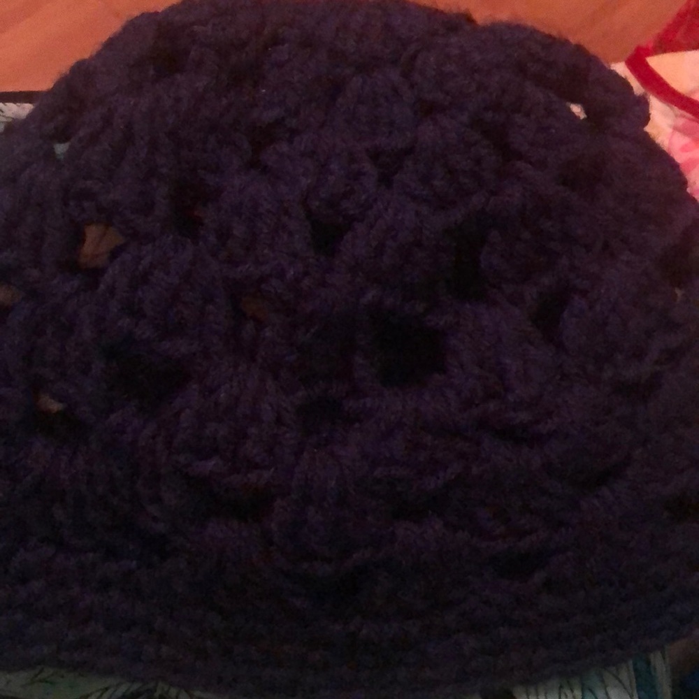 Knitted hat - Picture 4 of 4